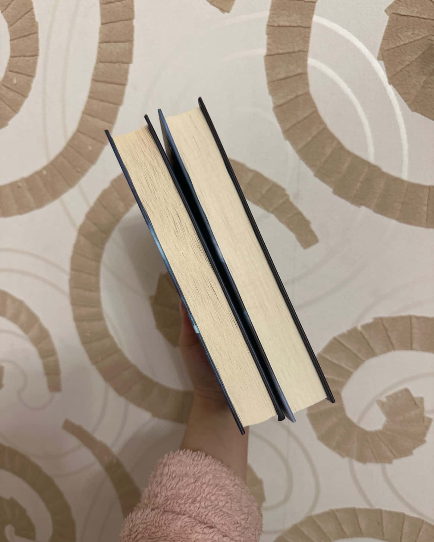 Продам серію книг-Луїза Пенні