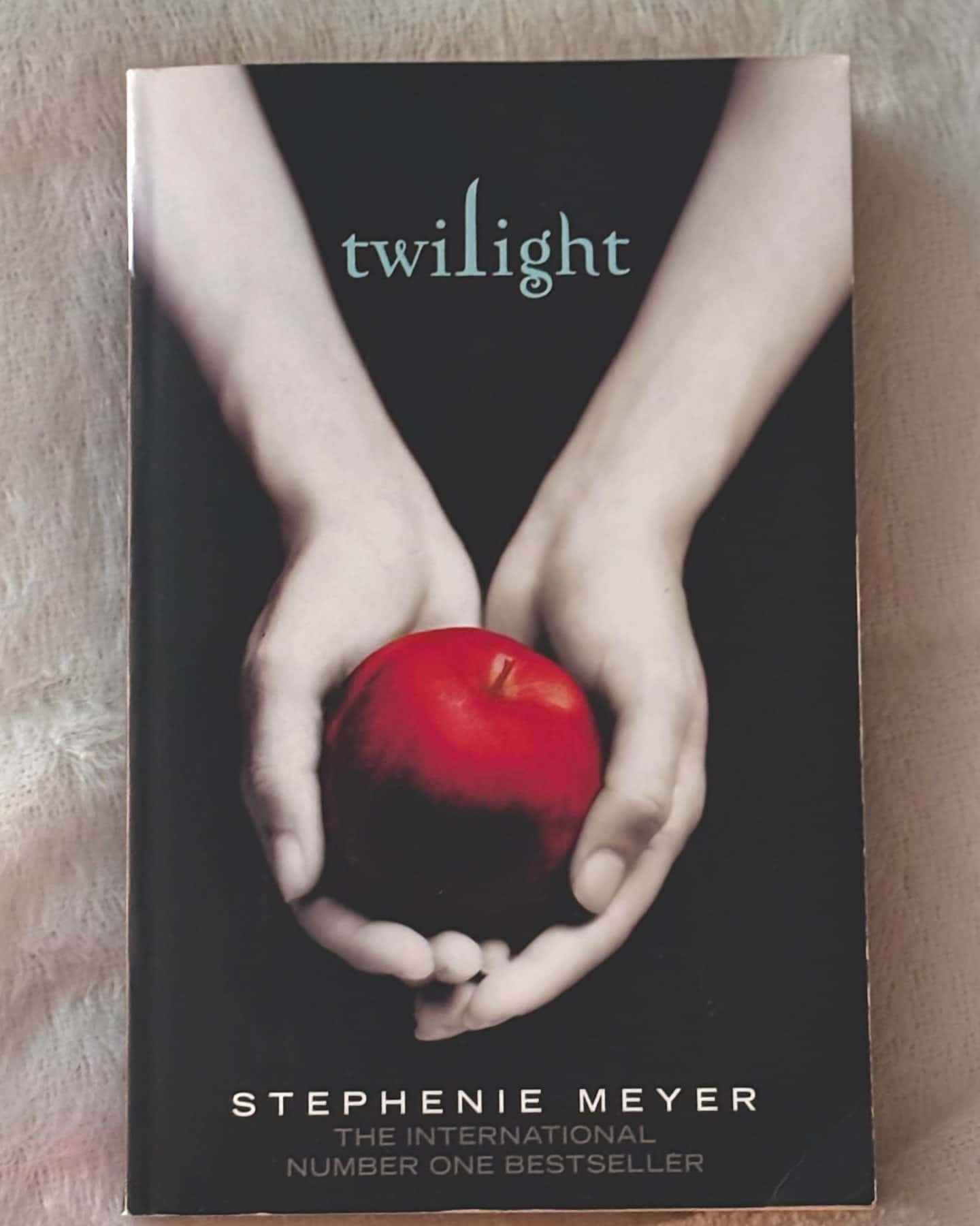 Twilight — Stephenie Meyer