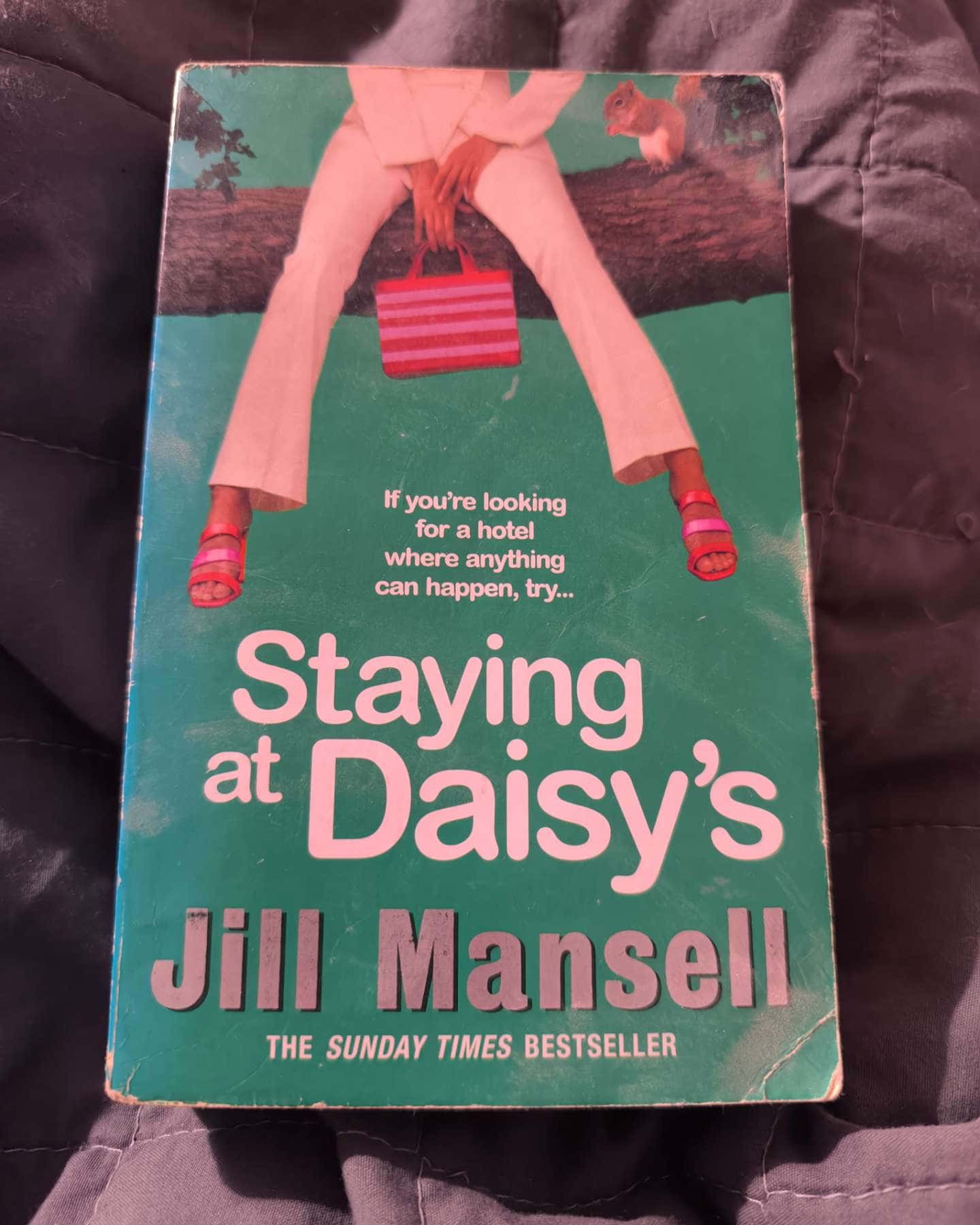 Staying at Daisy's-Jill Mansell