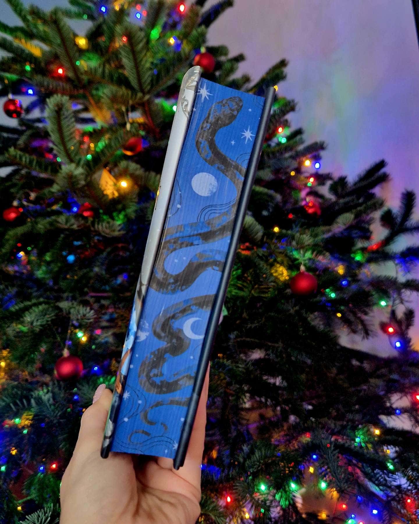 Змія й крила ночі-Карісса Бродбенд