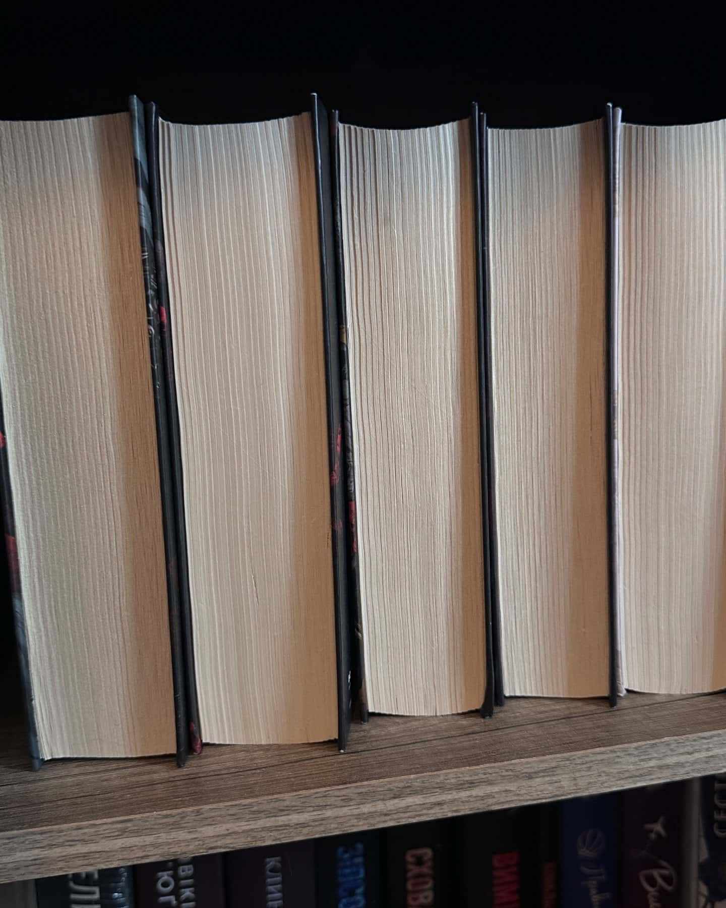 Кров і попіл. Книга 1. Із крові й попелу, Кров і попіл. Книга 2. Королівство плоті й вогню, Кров ...-Дженніфер Л. Арментраут