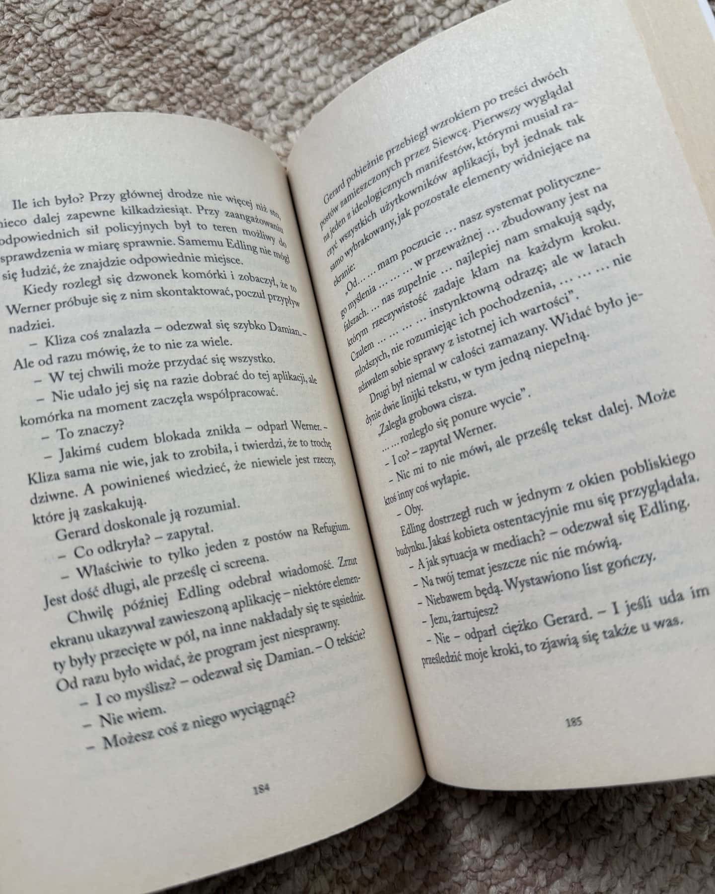 ekstremista — Remigiusz Mróz
