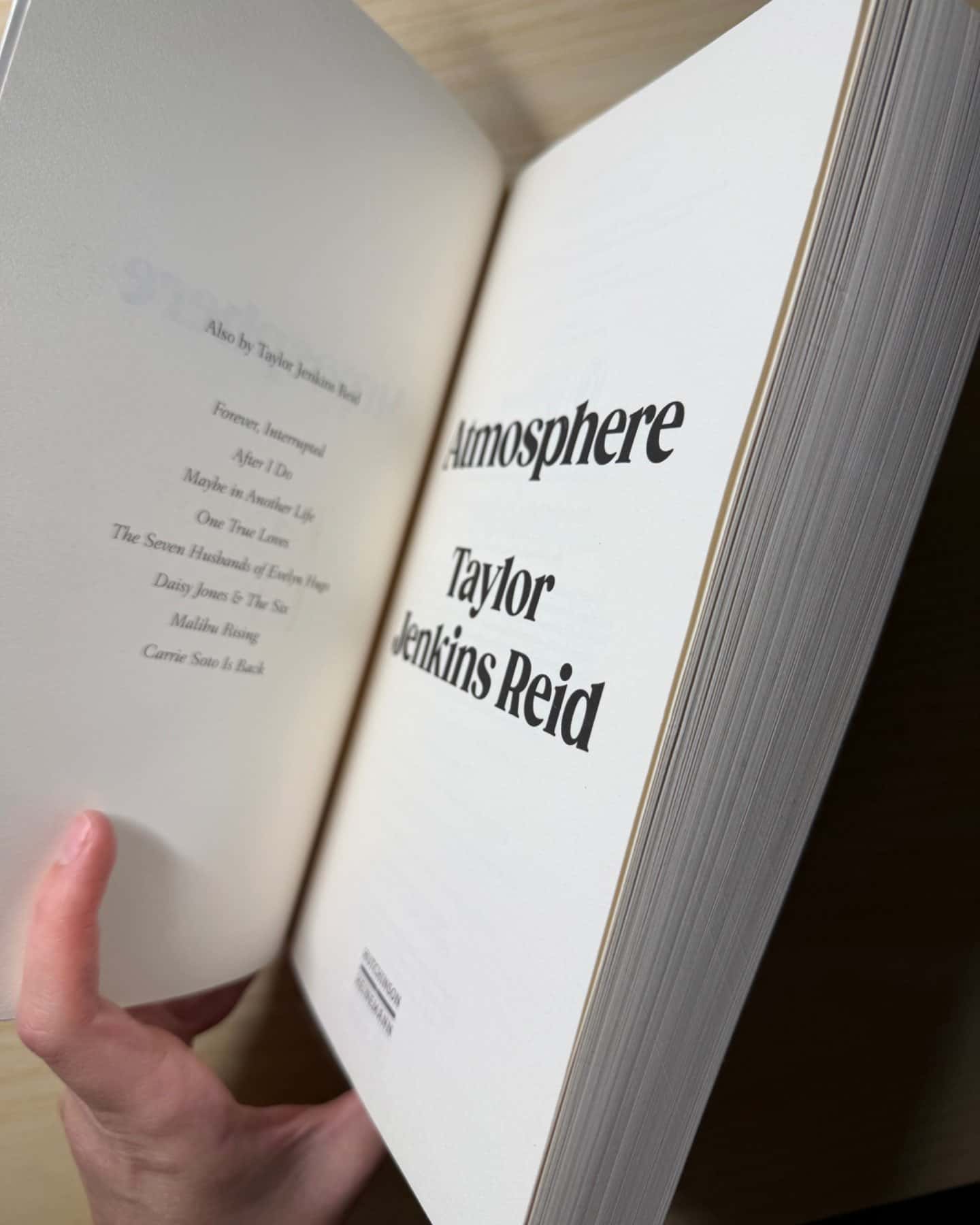 Atmosphere-Taylor Jenkins Reid