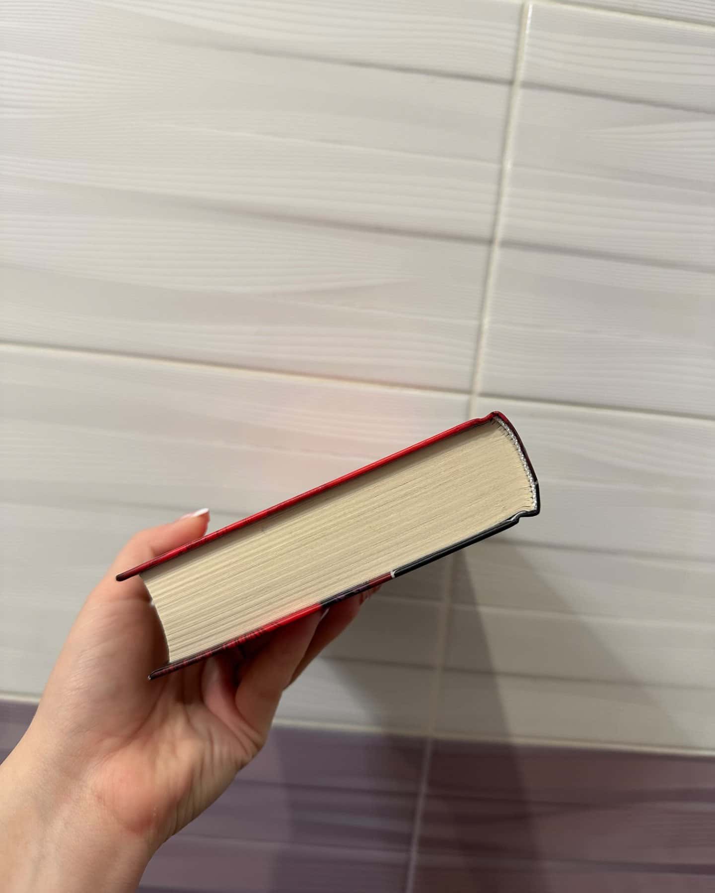 Двір шипів і троянд-Сара Маас