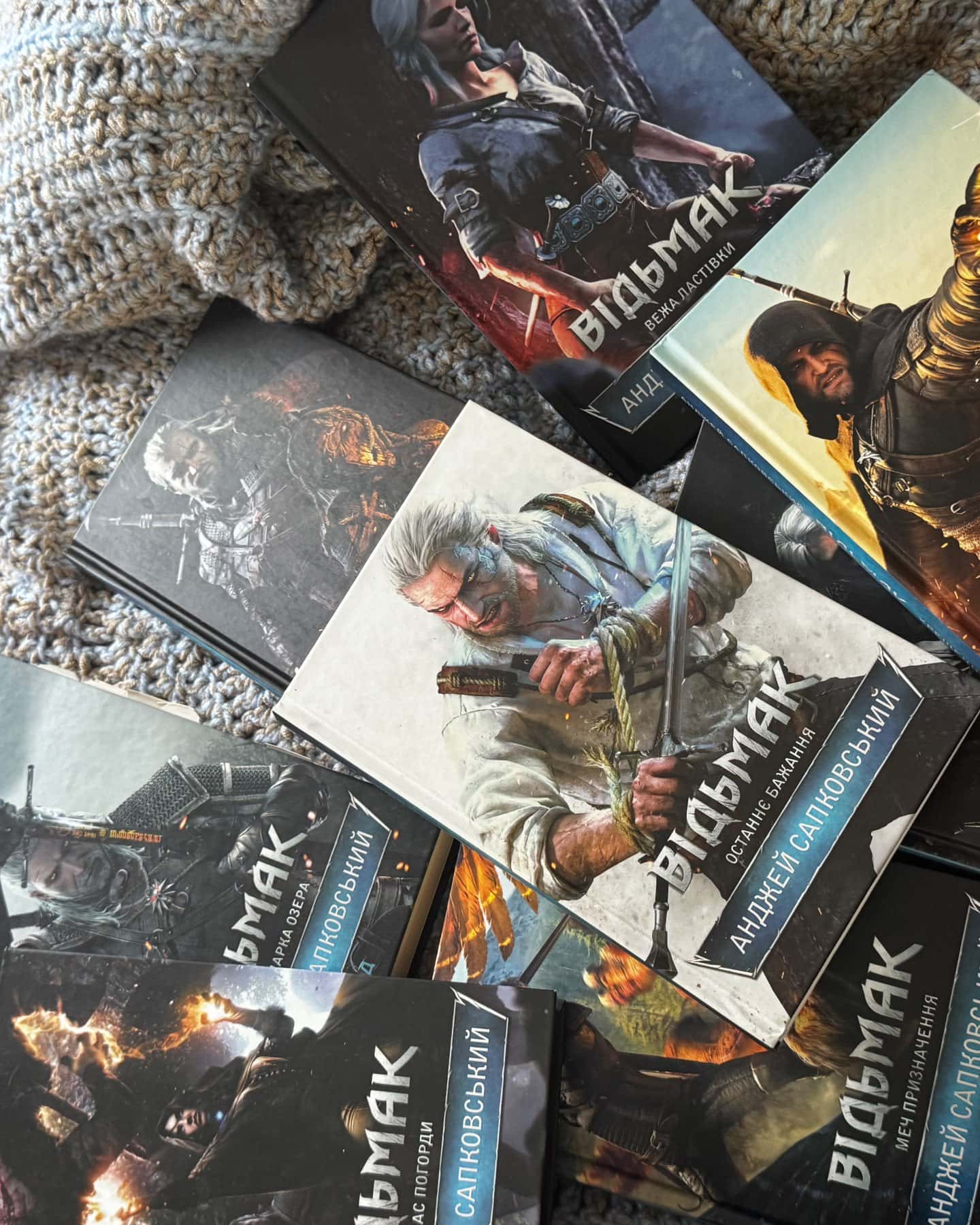 Відьмак. Останнє бажання. Книга 1, Відьмак. Меч призначення. Книга 2, Відьмак. Кров ельфів. Книга...-Анджей Сапковський