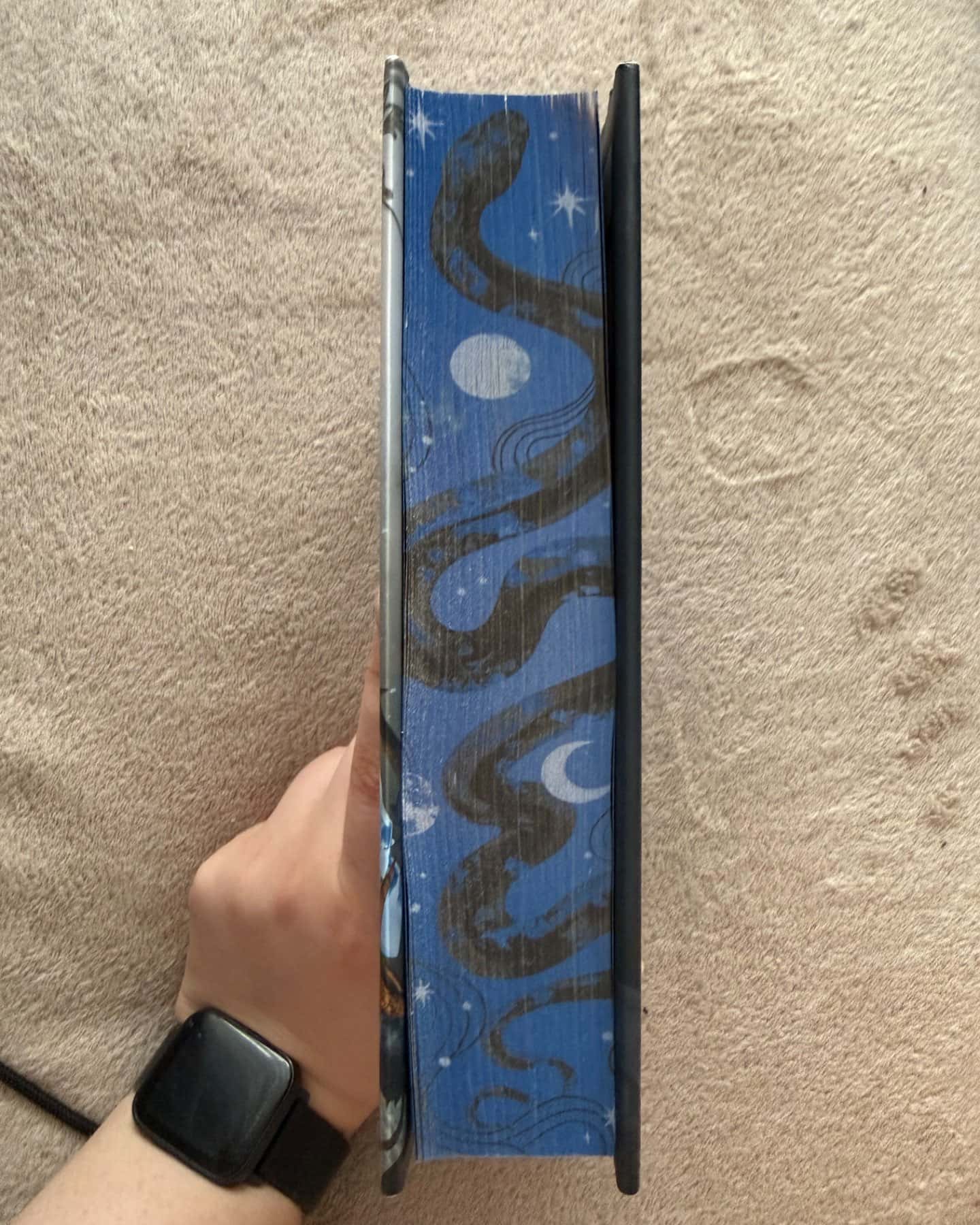 Змія й крила ночі-Карісса Бродбенд