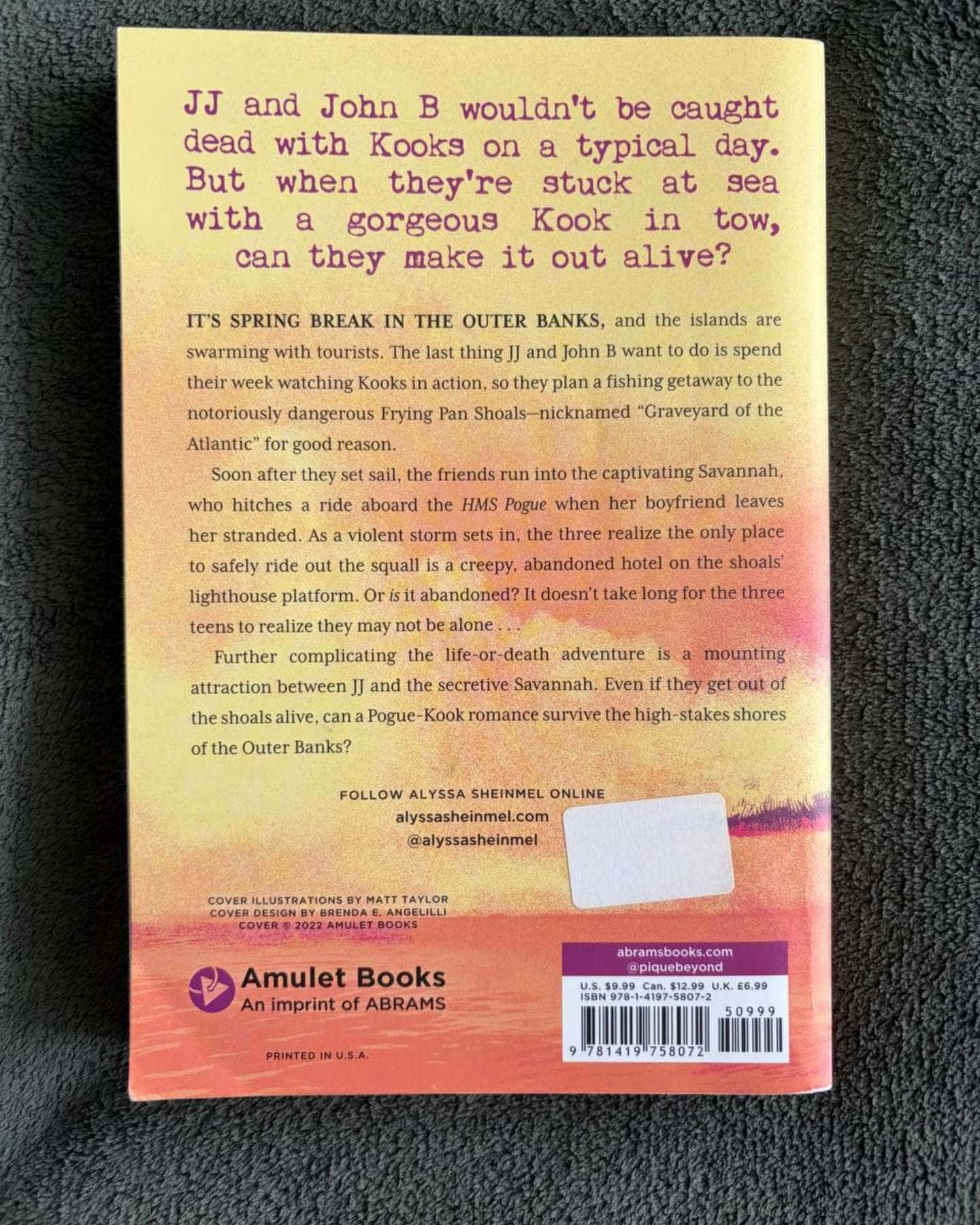 Outer Banks. Lights Out — Alyssa Sheinmel