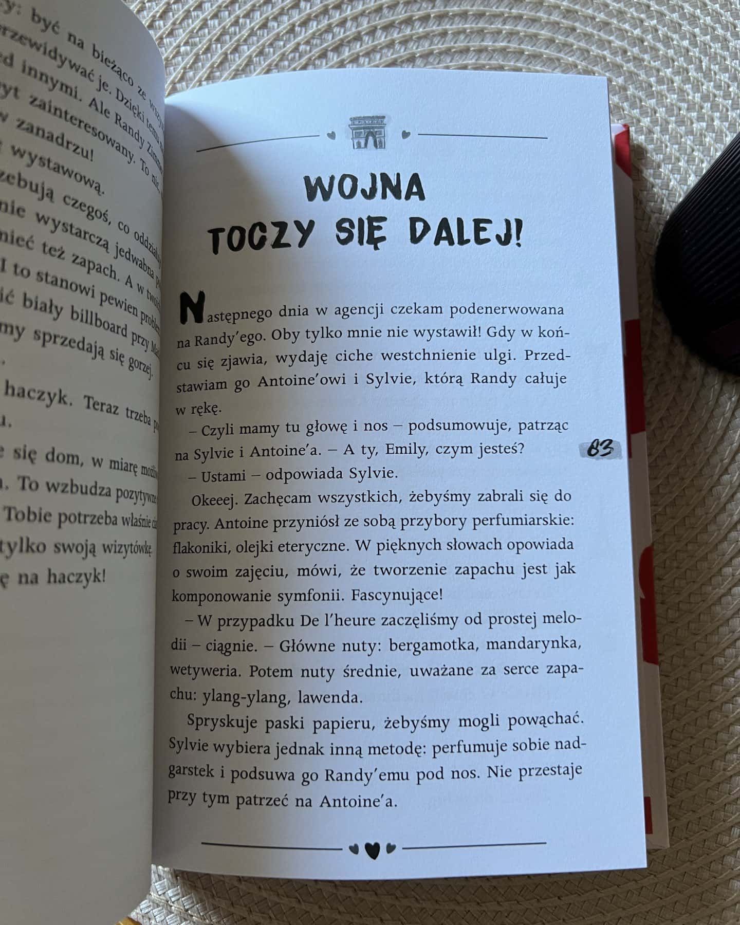 Emily w Paryżu-Catherine Kalengula