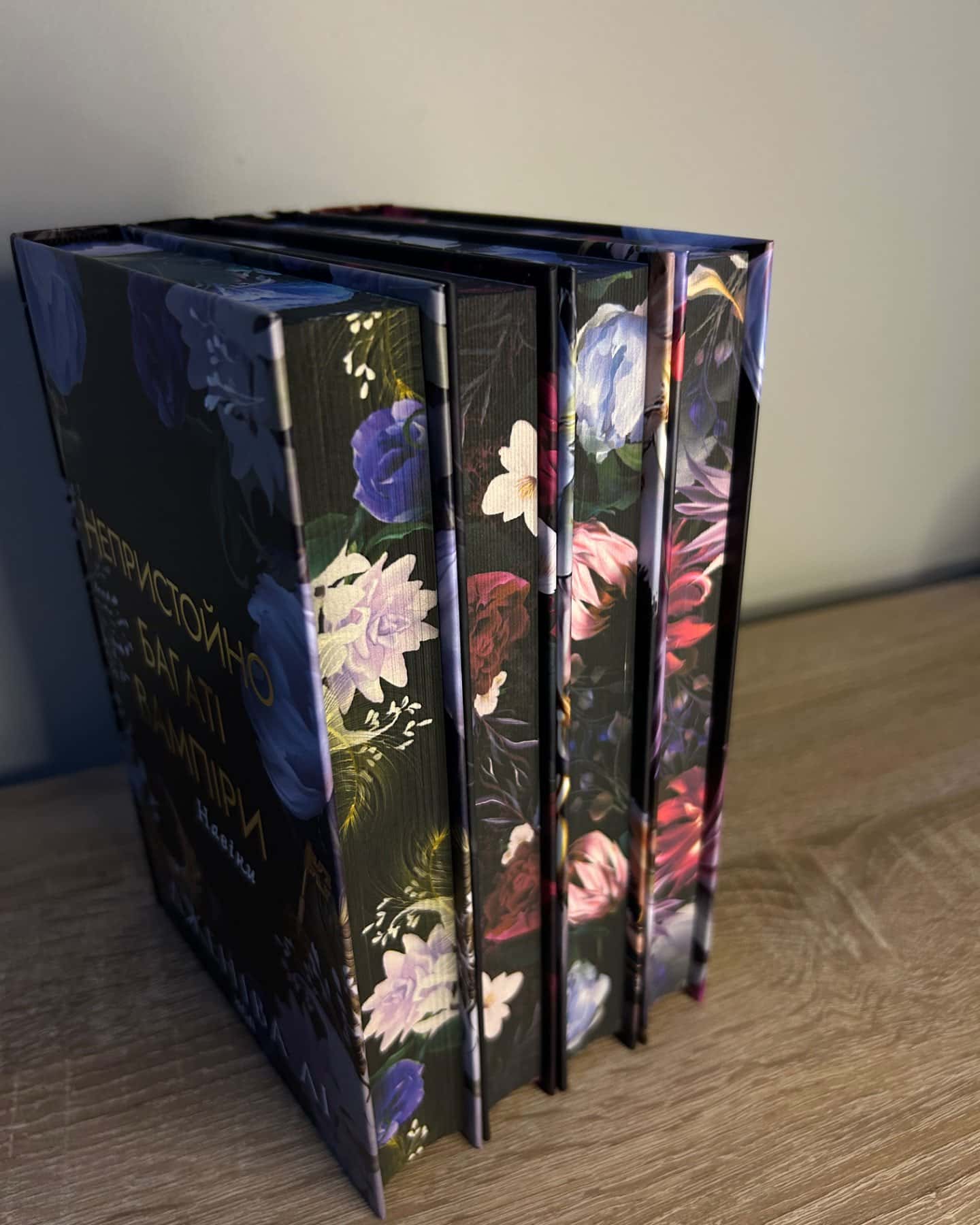 Непристойно багатий вампір. Книга 1, Непристойно багаті вампіри. Другий Обряд. Книга 2, Непристой...-Дженіва Лі