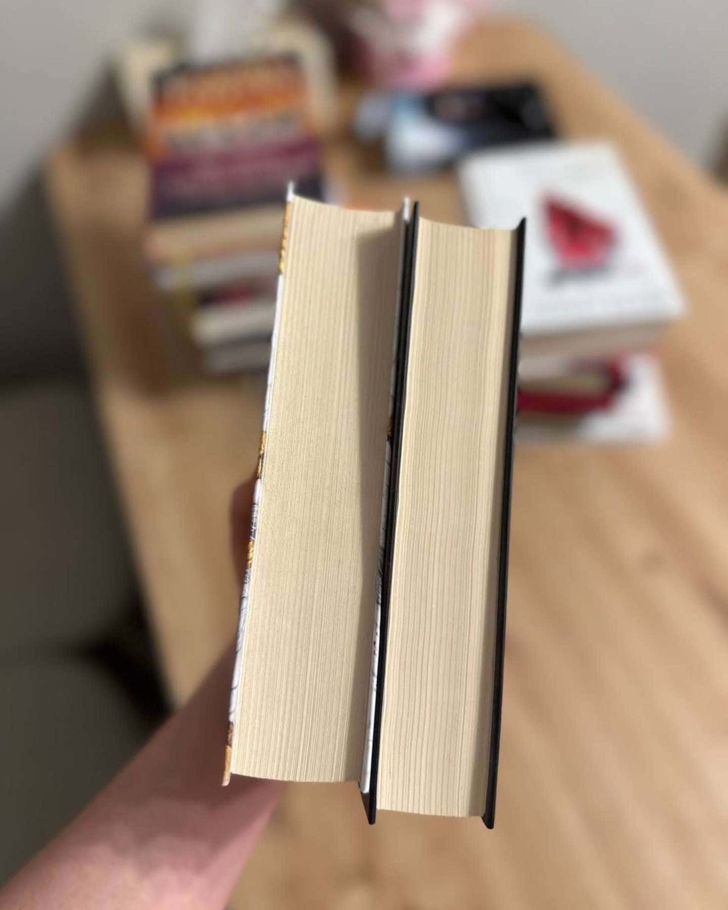 Кров і попіл. Книга 1. Із крові й попелу, Кров і попіл. Книга 2. Королівство плоті й вогню-Дженніфер Л. Арментраут