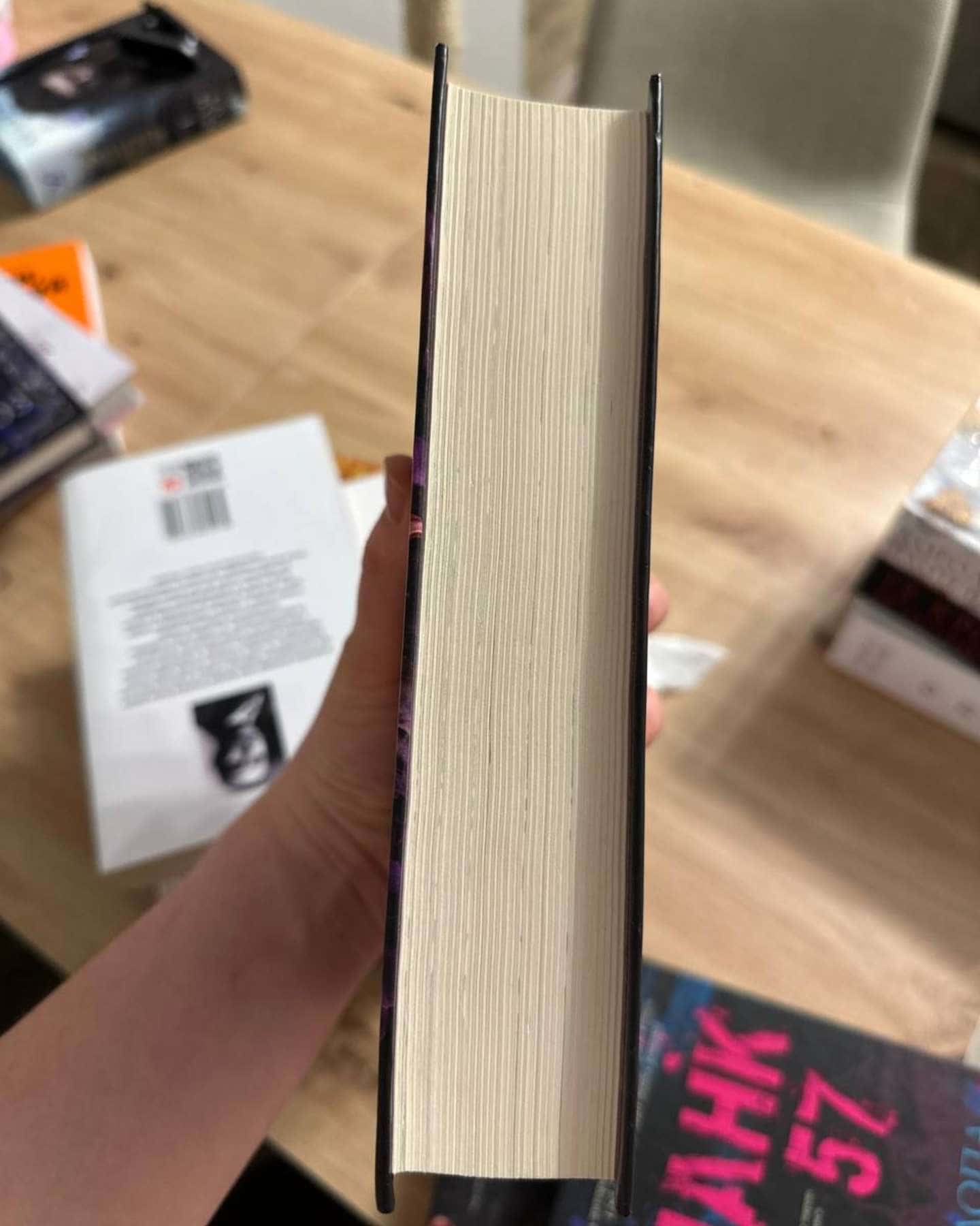 Корона брехні-Ебігейл Оуен