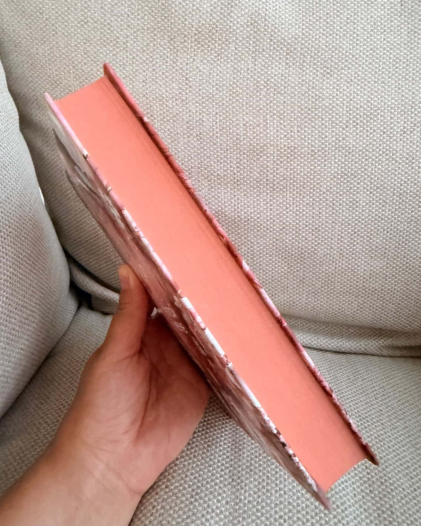 Не чіпай мене-Лаура Кнайдл