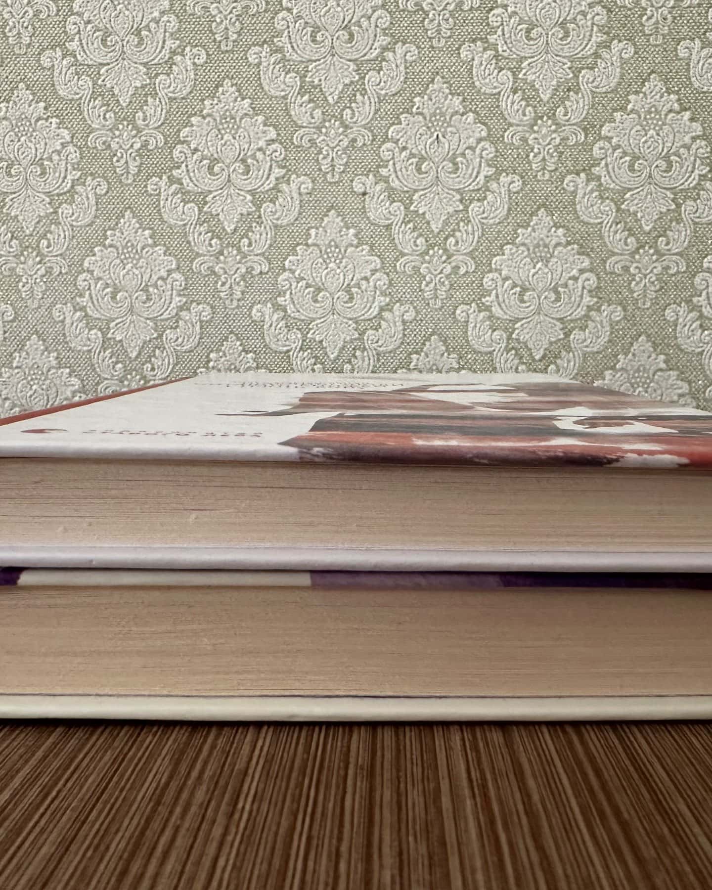 Щасливі люди читають книжки і п’ють каву, Закохані в книжки не сплять на самоті-Аньєс Мартен-Люган