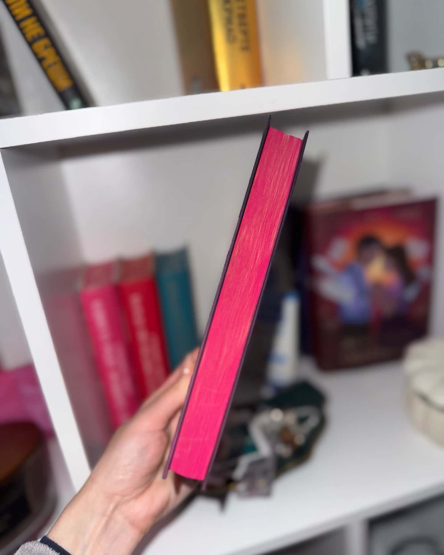 Нотатки ненависті-Ві Кіланд, Пенелопа Уордї