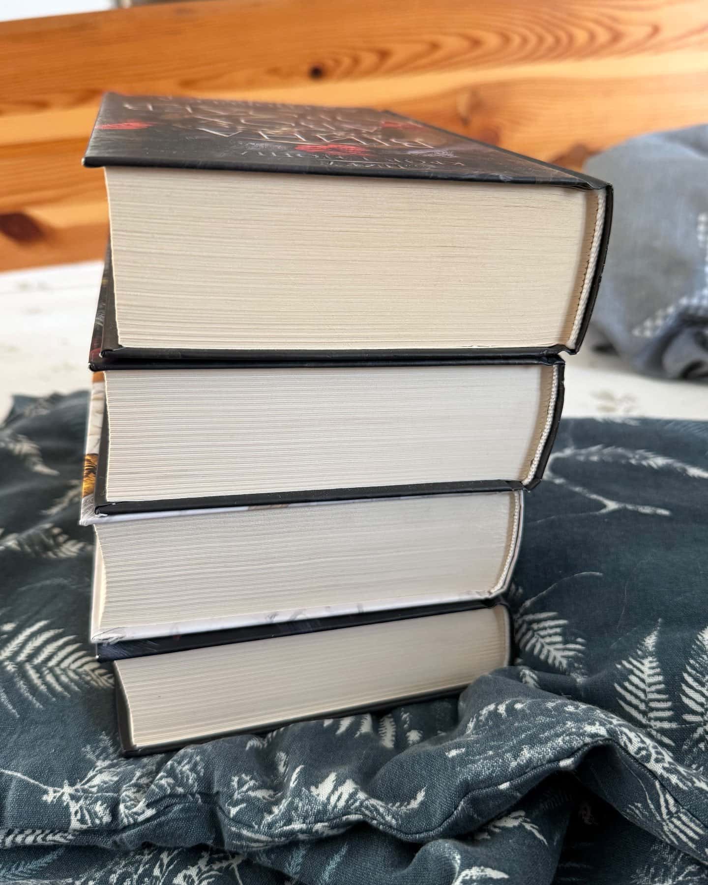 Кров і попіл. Книга 1. Із крові й попелу, Кров і попіл. Книга 2. Королівство плоті й вогню, Кров ...-Дженніфер Л. Арментраут