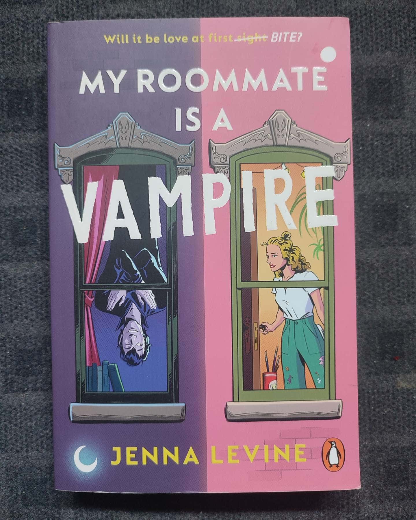 My Roommate Is a Vampire-Jenna Levine