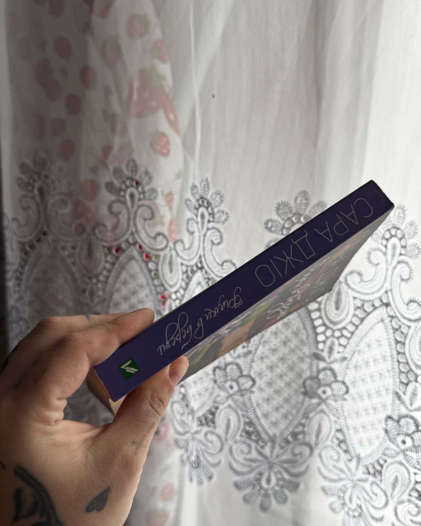 Фіалки в березні-Сара Джіо