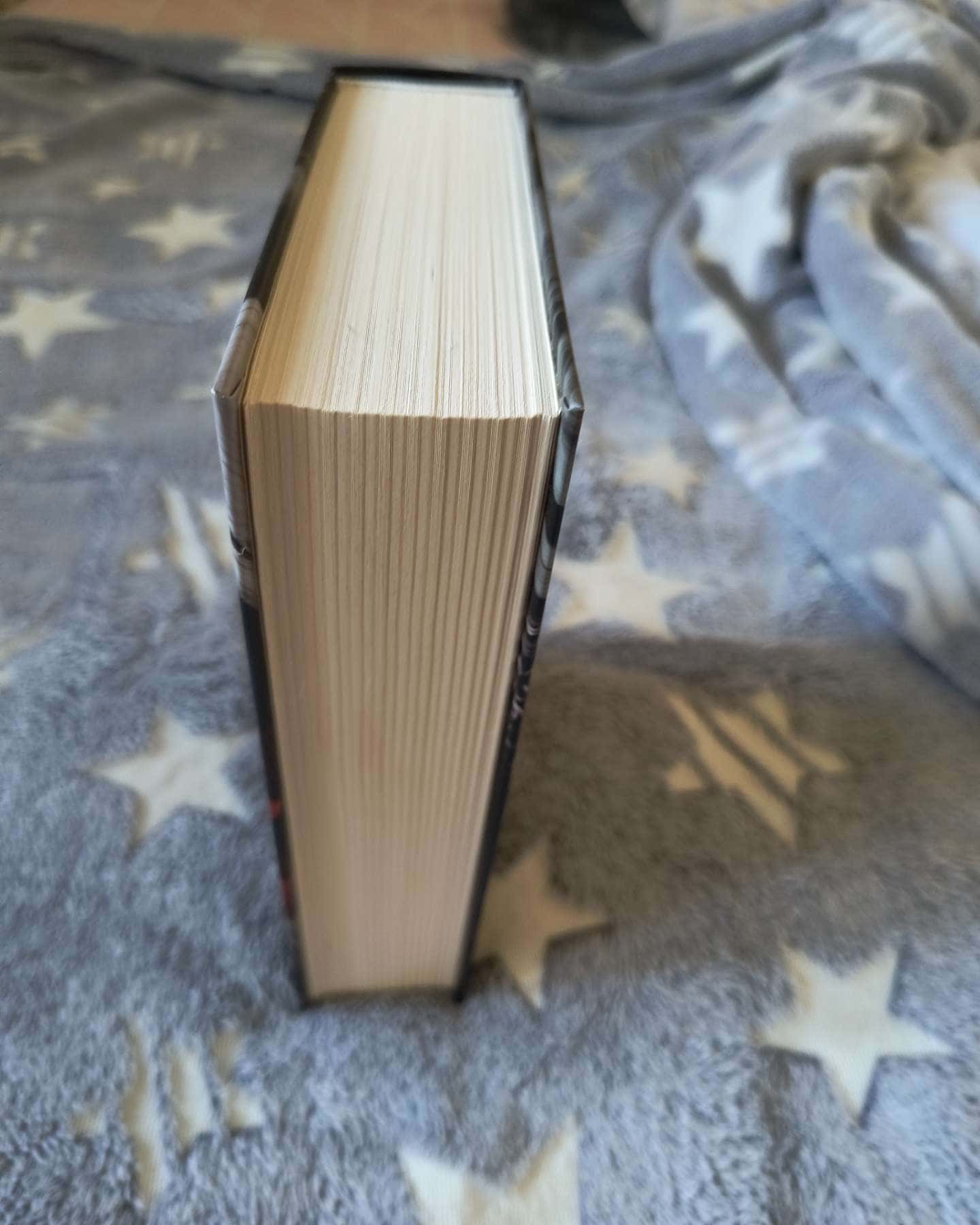 Тінь у жариві. Плоть і вогонь. Книга 1-Дженніфер Л. Арментраут