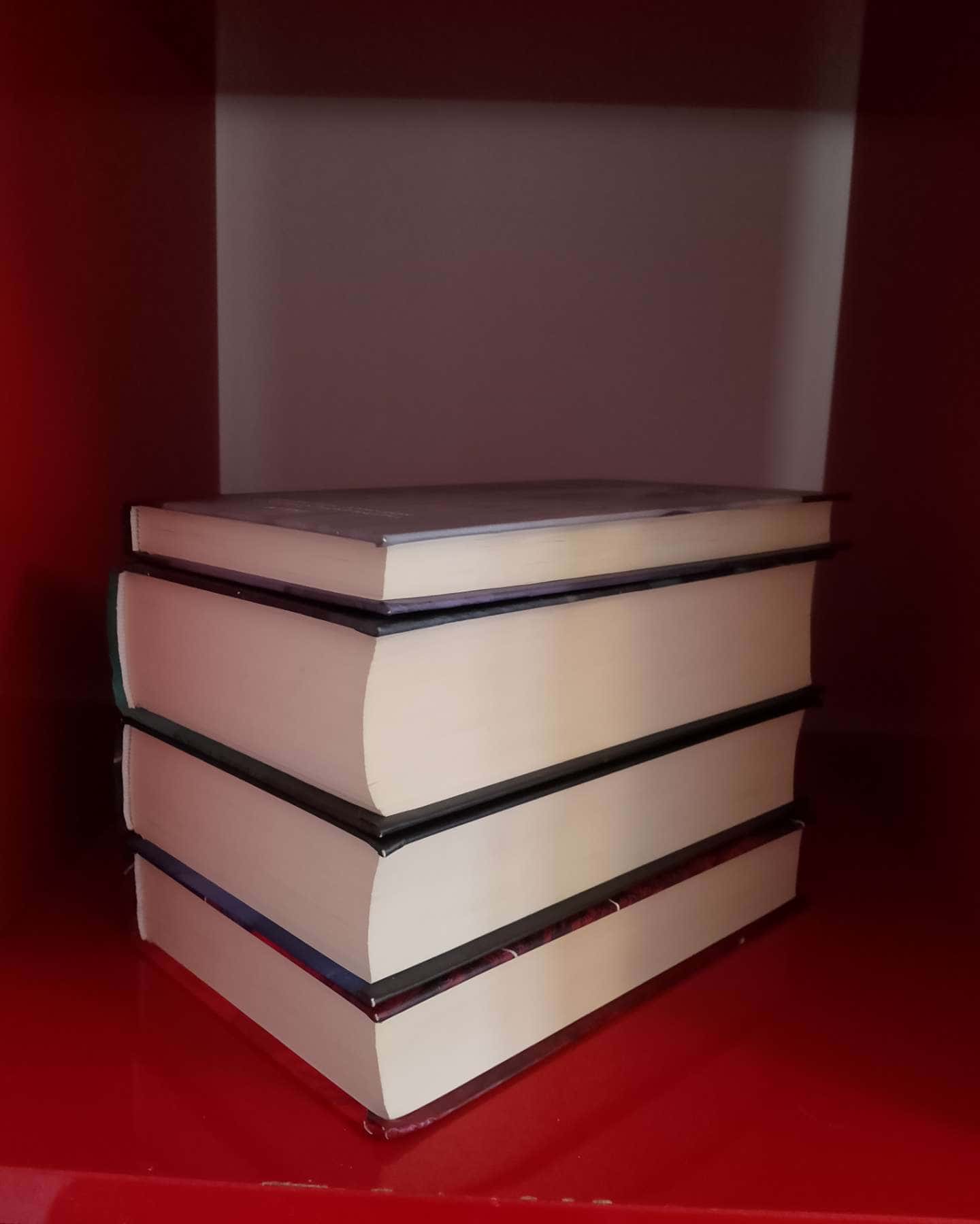 Двір шипів і троянд-Сара Дж. Маас