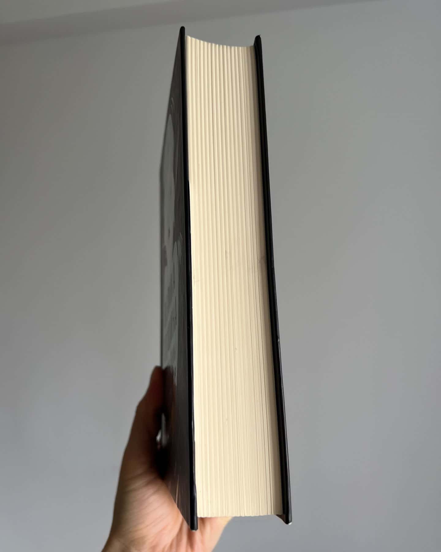 Велика глушина-Крістін Генна