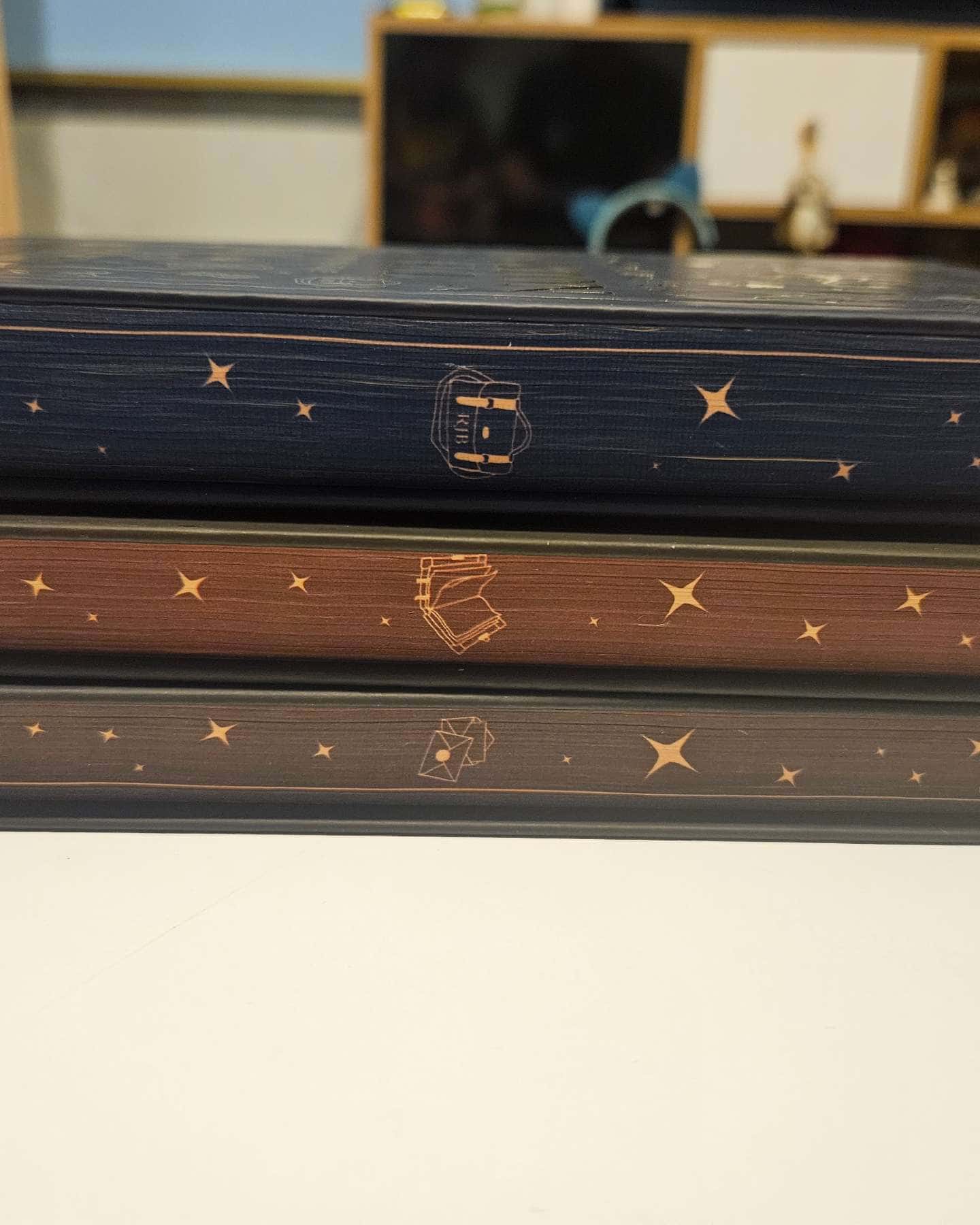 Макстон-хол. Книга 1. Врятуй мене, Макстон-хол. Книга 2. Врятуй себе, Макстон-хол. Книга 3. Вряту...-Мона Кастен