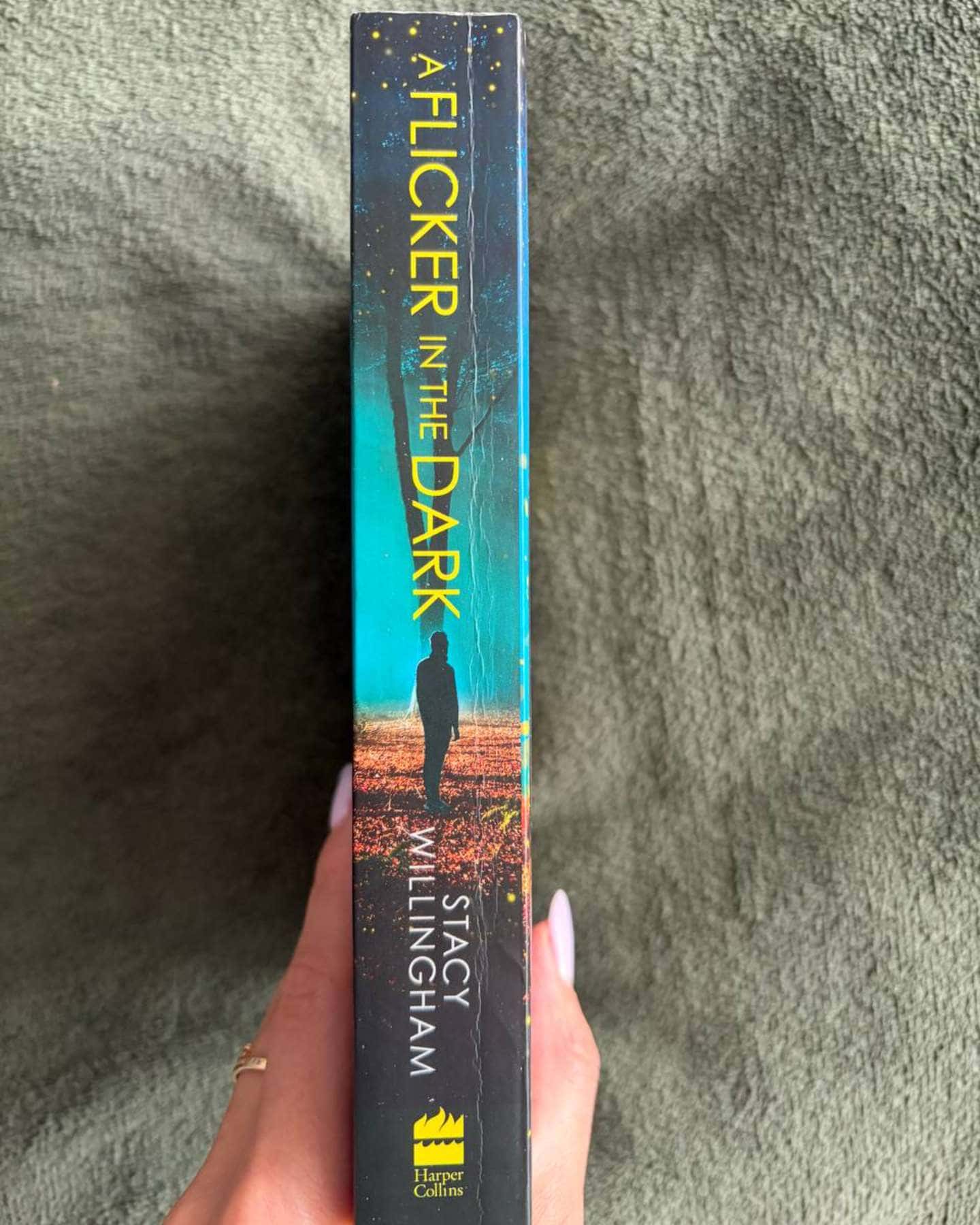 A Flicker in the Dark-Stacy Willingham