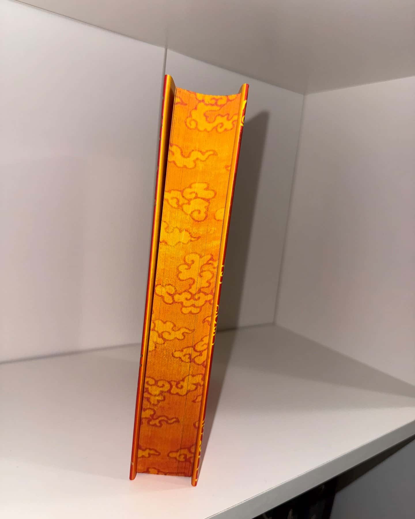 Та, що стала сонцем. Осяйний імператор. Книга 1 — Шеллі Паркер-Чан