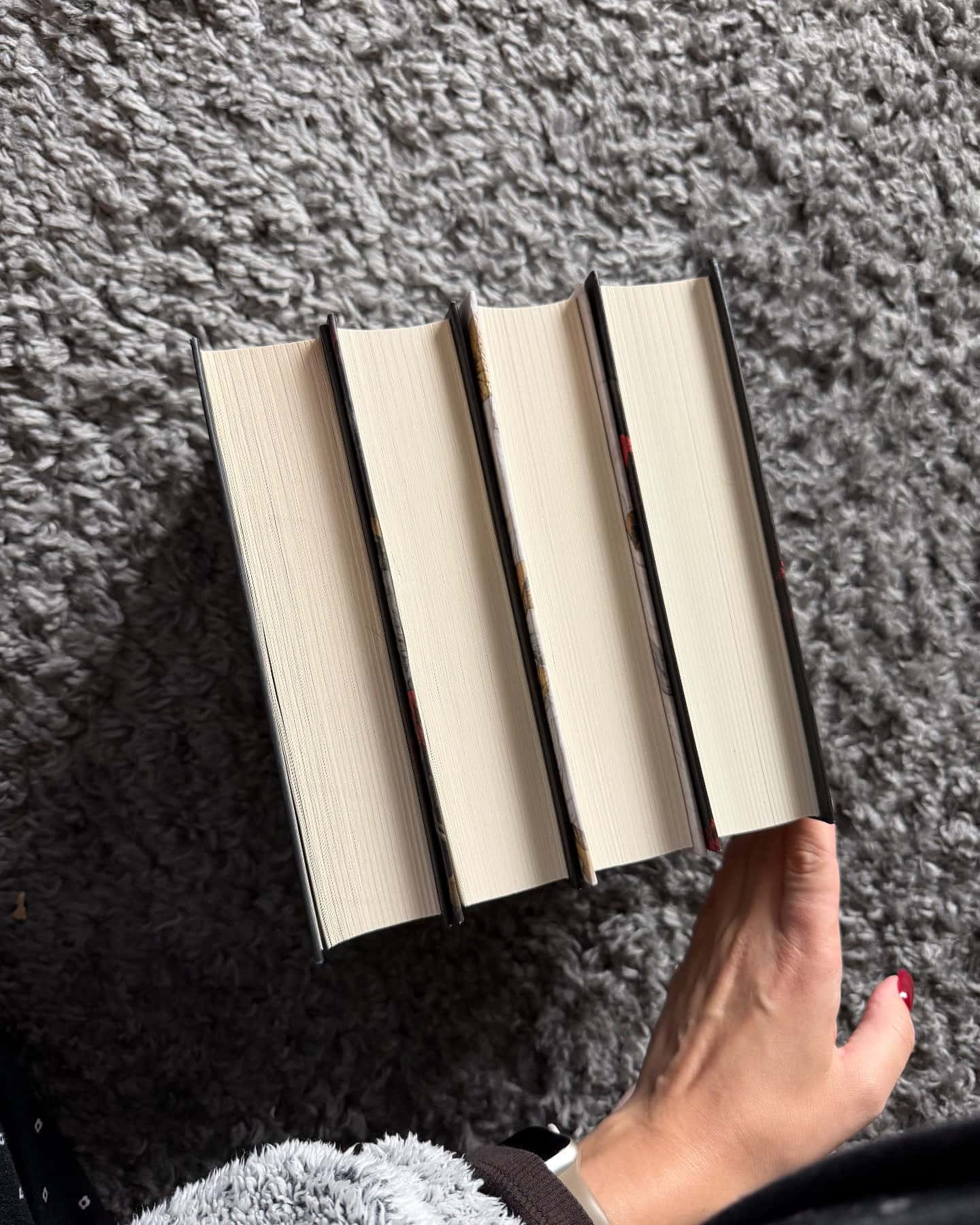 Кров і попіл. Книга 1. Із крові й попелу, Кров і попіл. Книга 3. Корона з позолочених кісток, Кров і попіл. Книга 2. Королівство плоті й вогню, Кров і попіл. Книга 4. Війна двох королев — Дженніфер Л. Арментраут