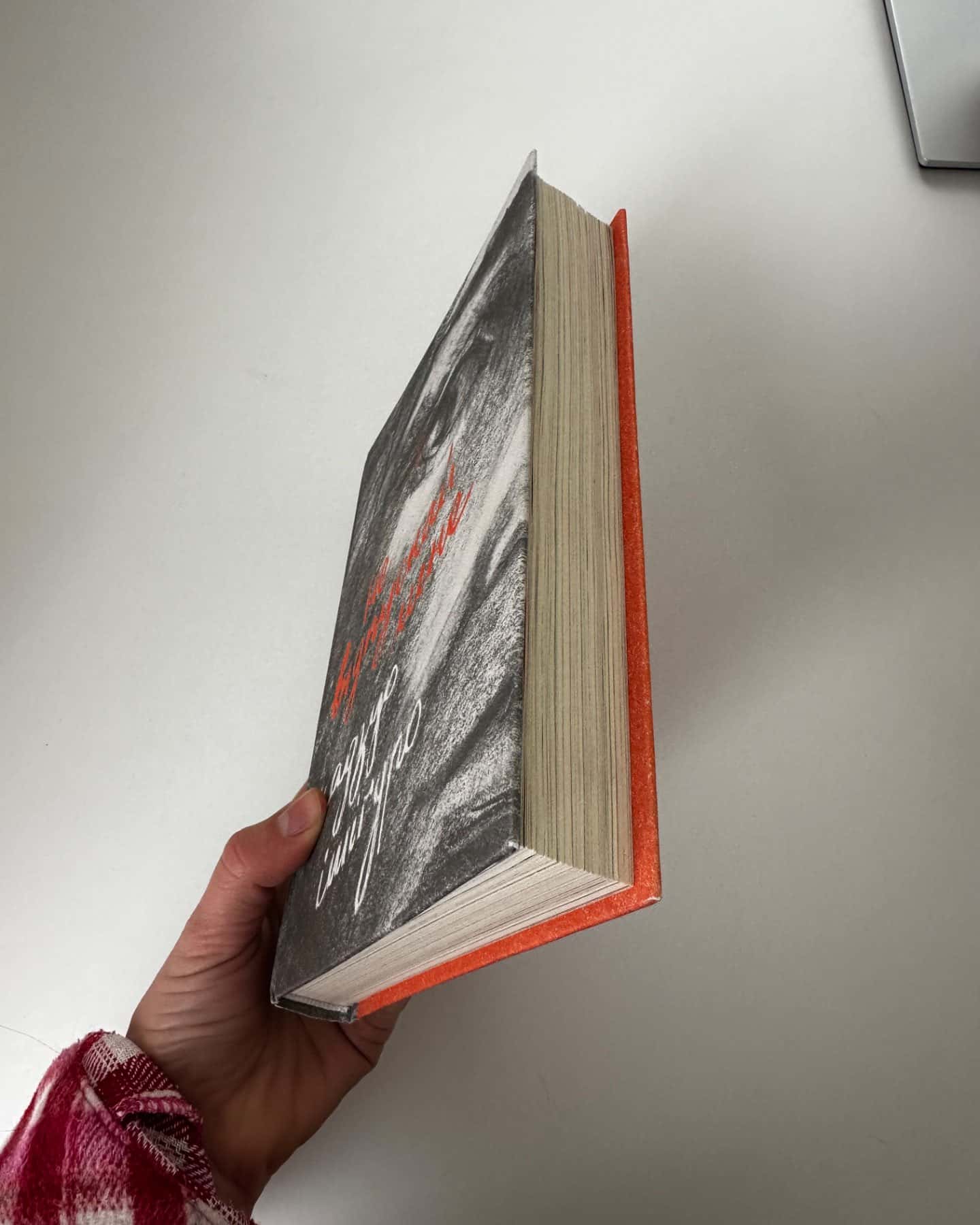 Не відпускай мене-Кадзуо Ішіґуро