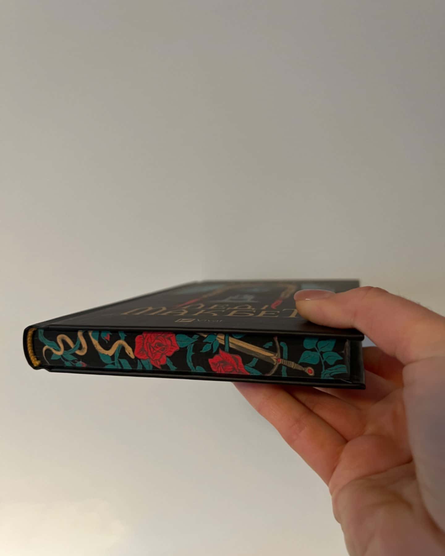 Леді Макбет-Ава Рід