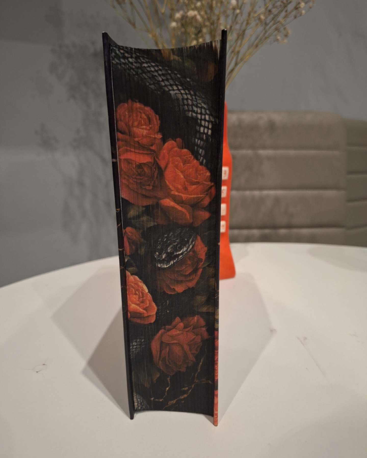 Зміїне лігво (із кольоровим зрізом)-К. А. Найт