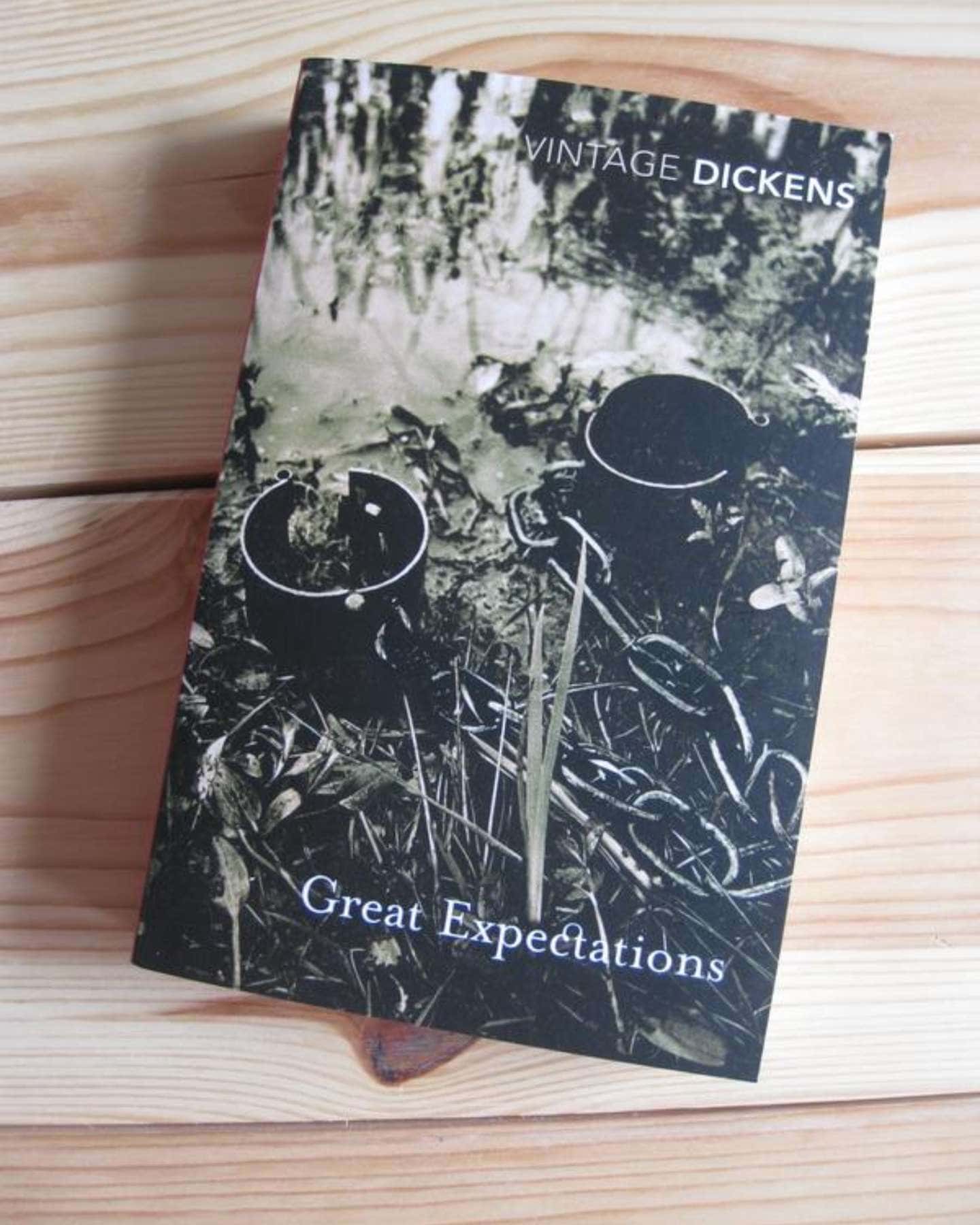 Great expectations — Charles dickens