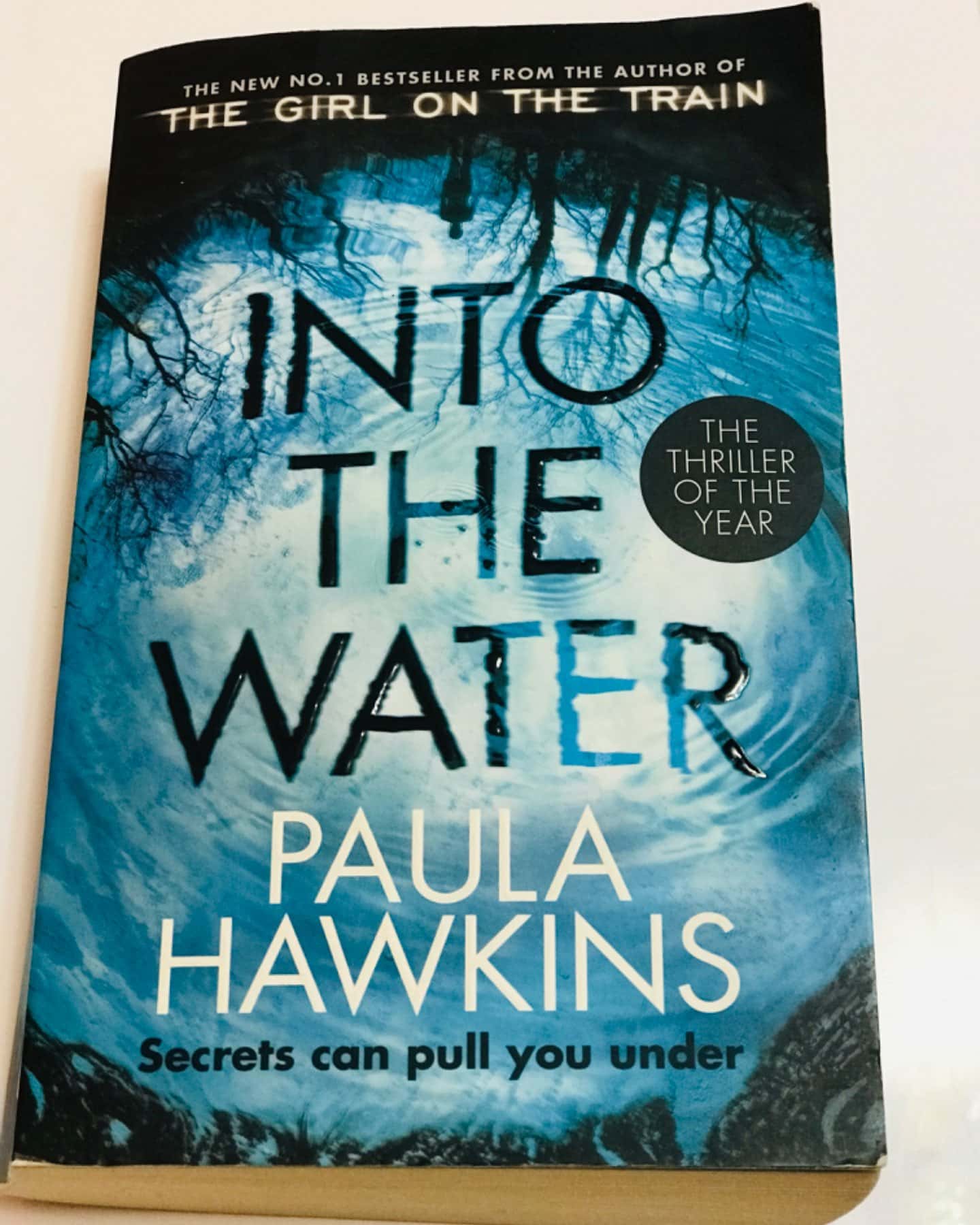 Into the water-Paula Hawkins