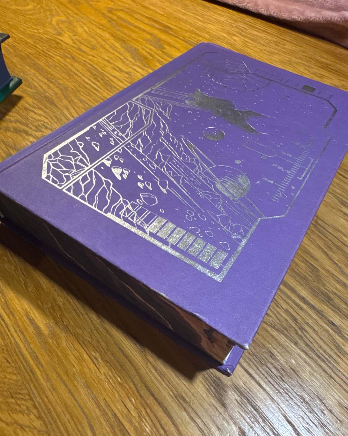 Аврора. Книга 1. Сходження Аврори, Аврора. Книга 2. Сяяння Аврори, Аврора. Книга 3. Згасання Аврори — Емі Кауфман, Джей Крістофф