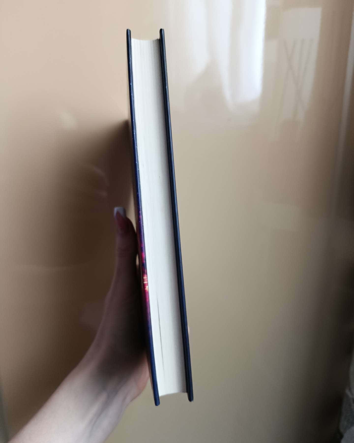 Тут усі брешуть-Шарі Лапена