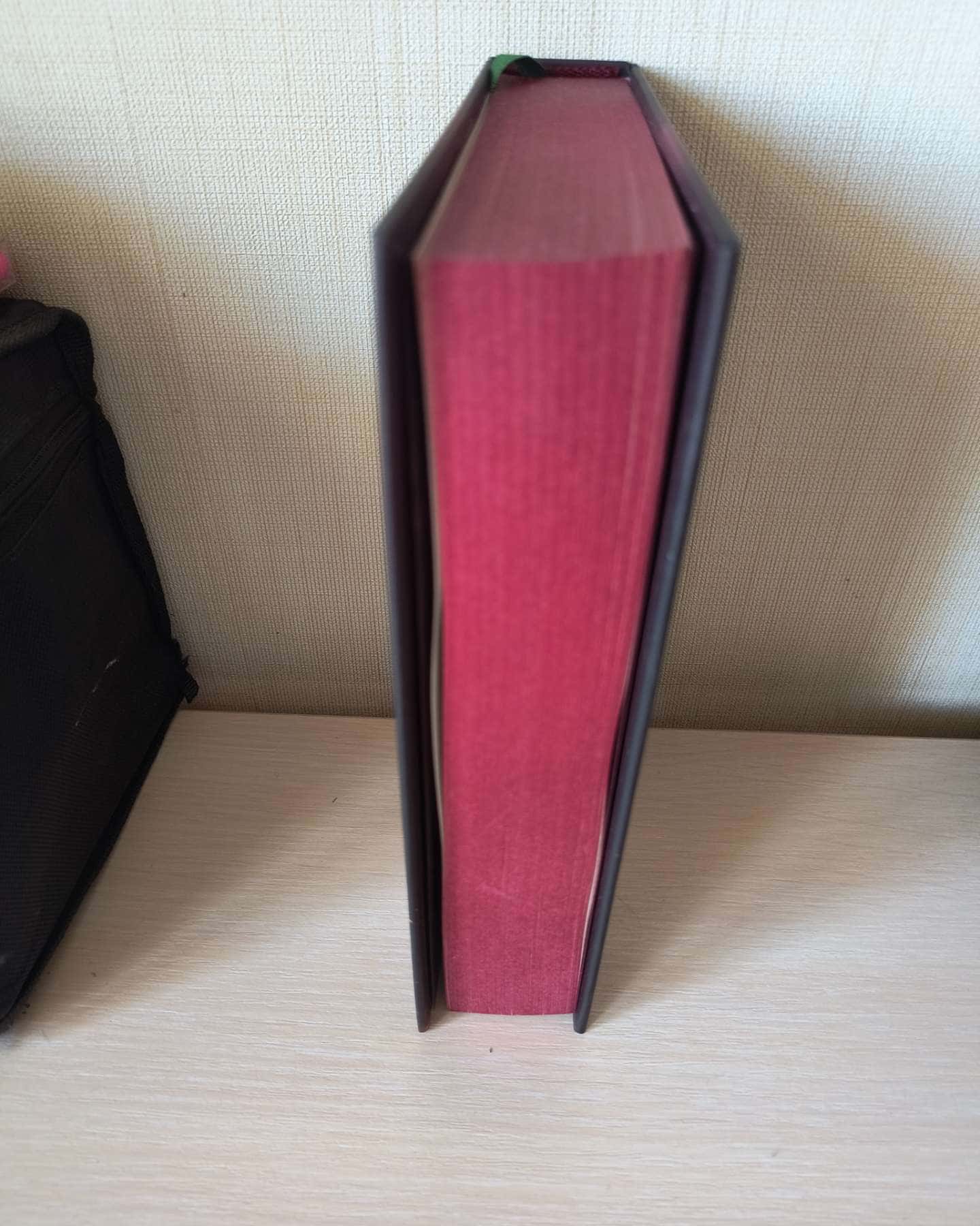 Безсердечний мисливець-Крістен Сіккареллі