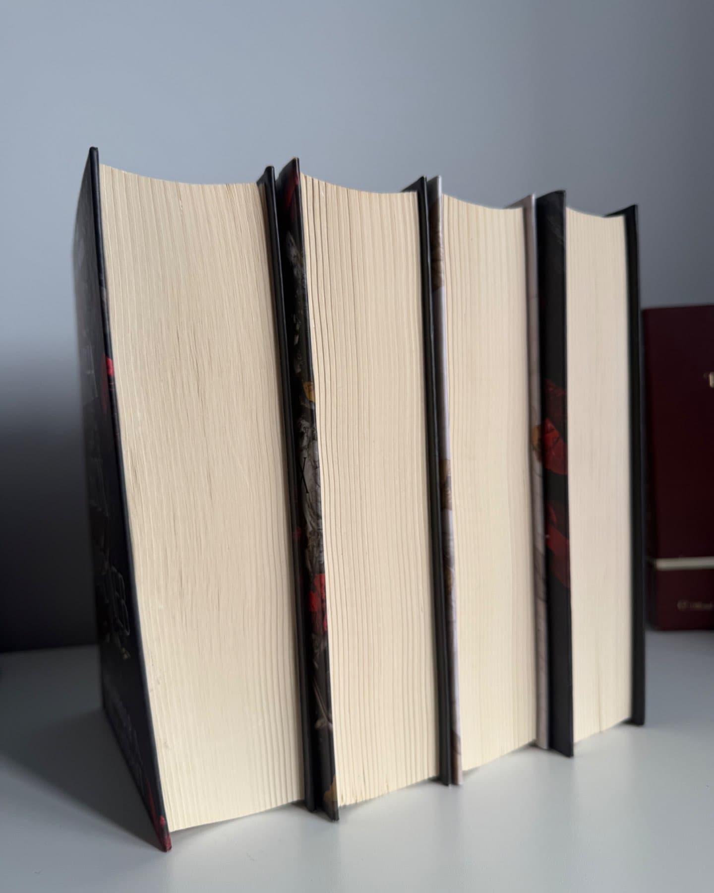 Перші 4 книги циклу «Кров і Попіл»-Дженніфер Л. Арментраут
