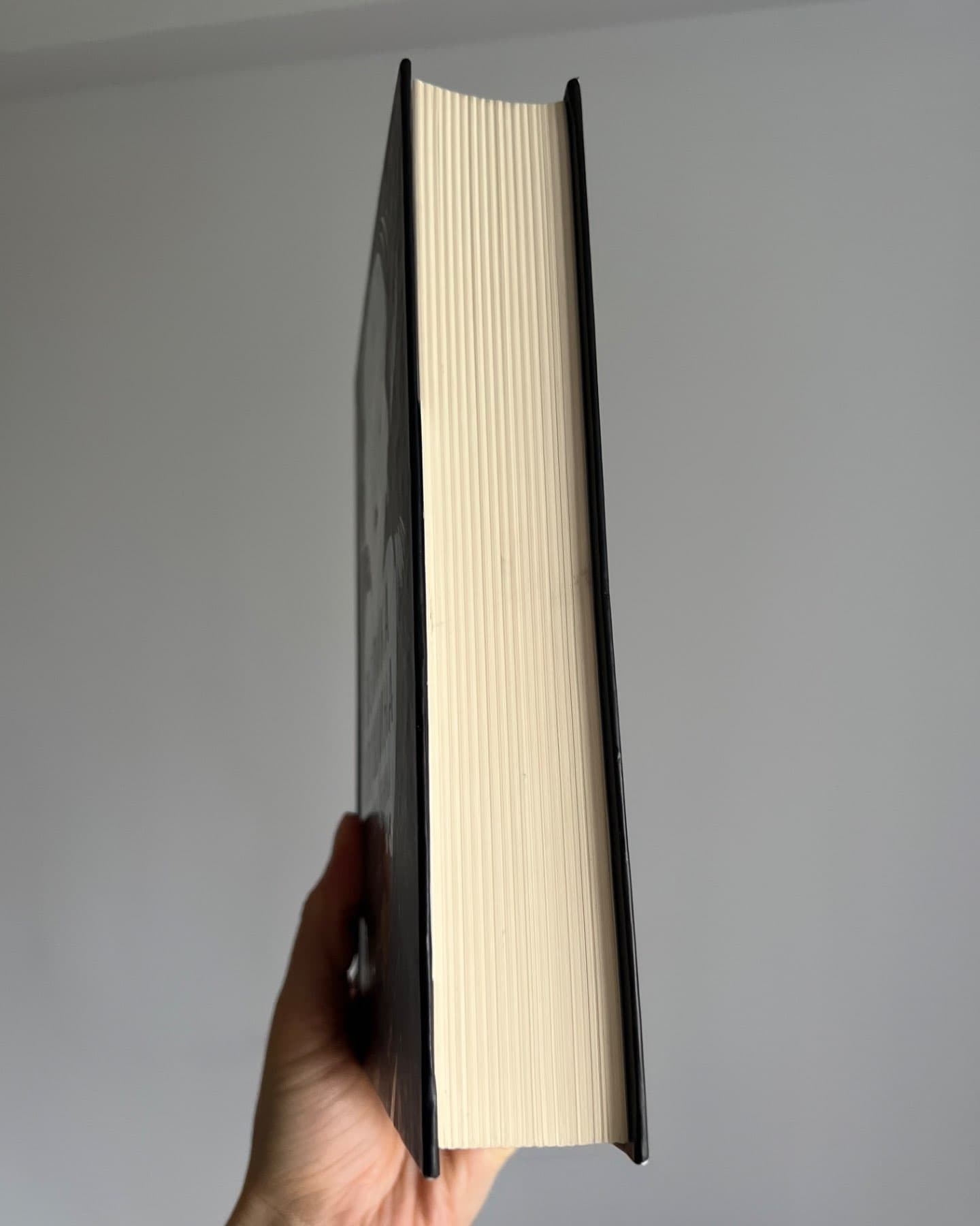 Велика глушина-Крістін Генна