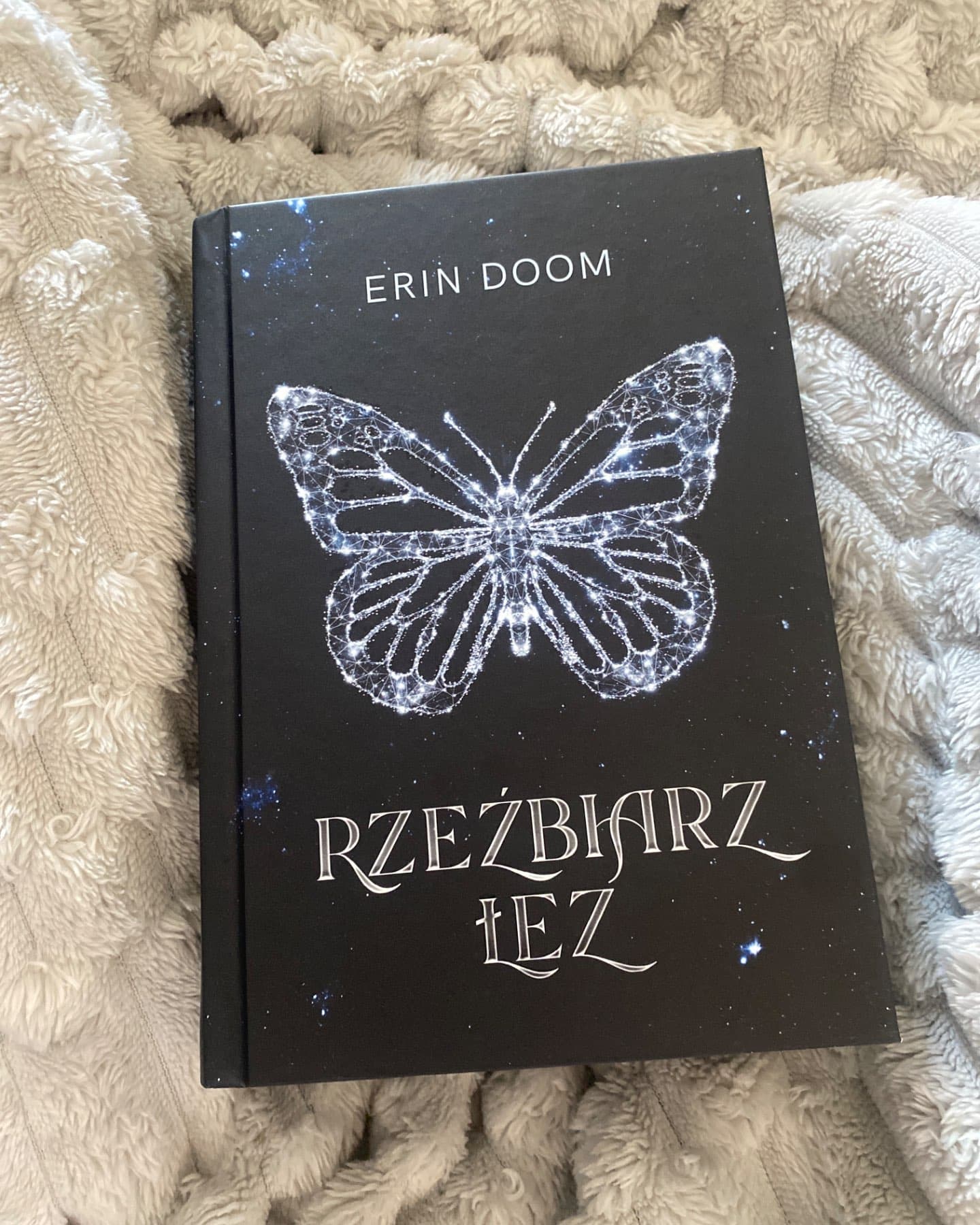 Rzeźbiarz łez-Erin Doom