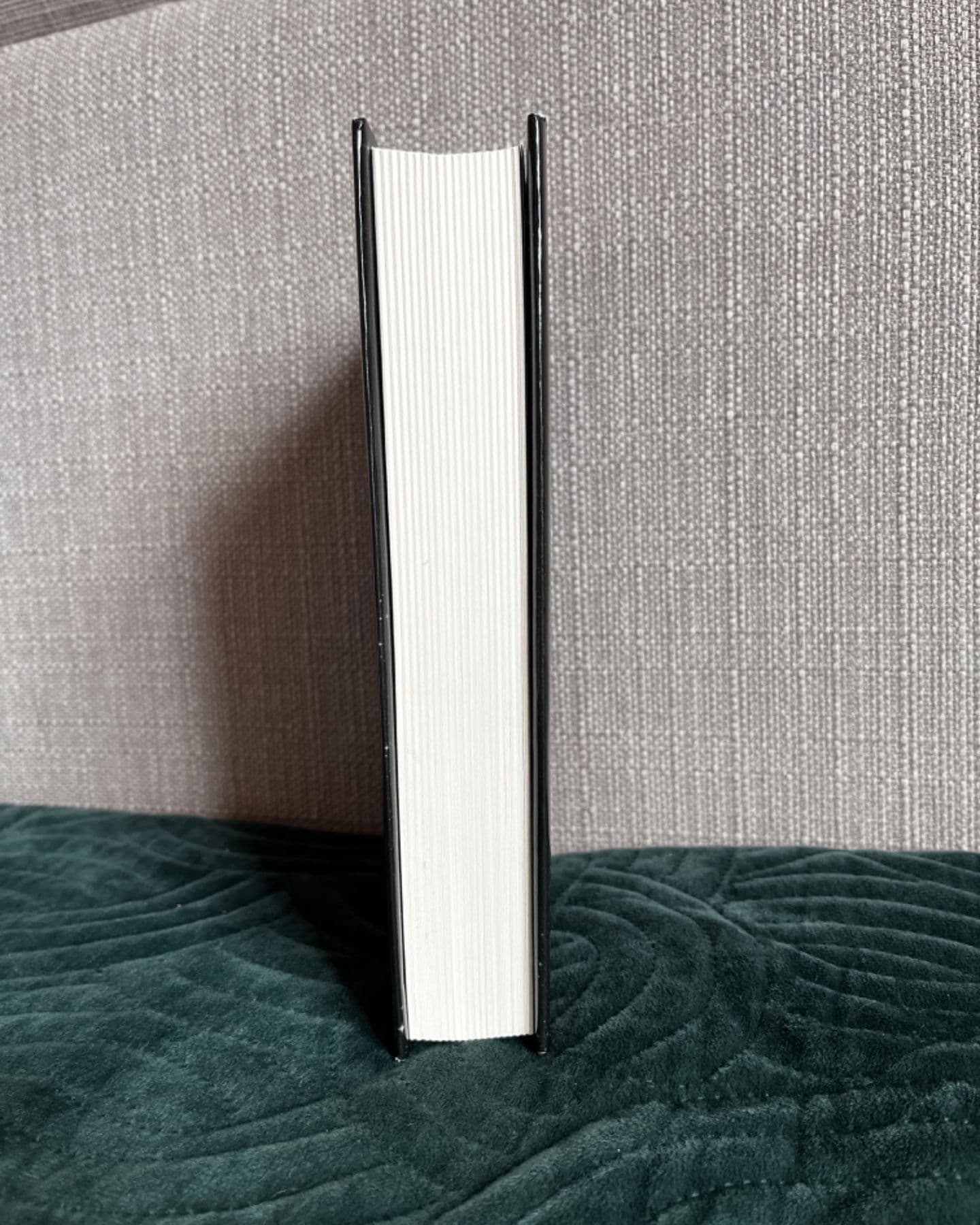 Звичайні монстри. Книга 1-Дж. М. Міро