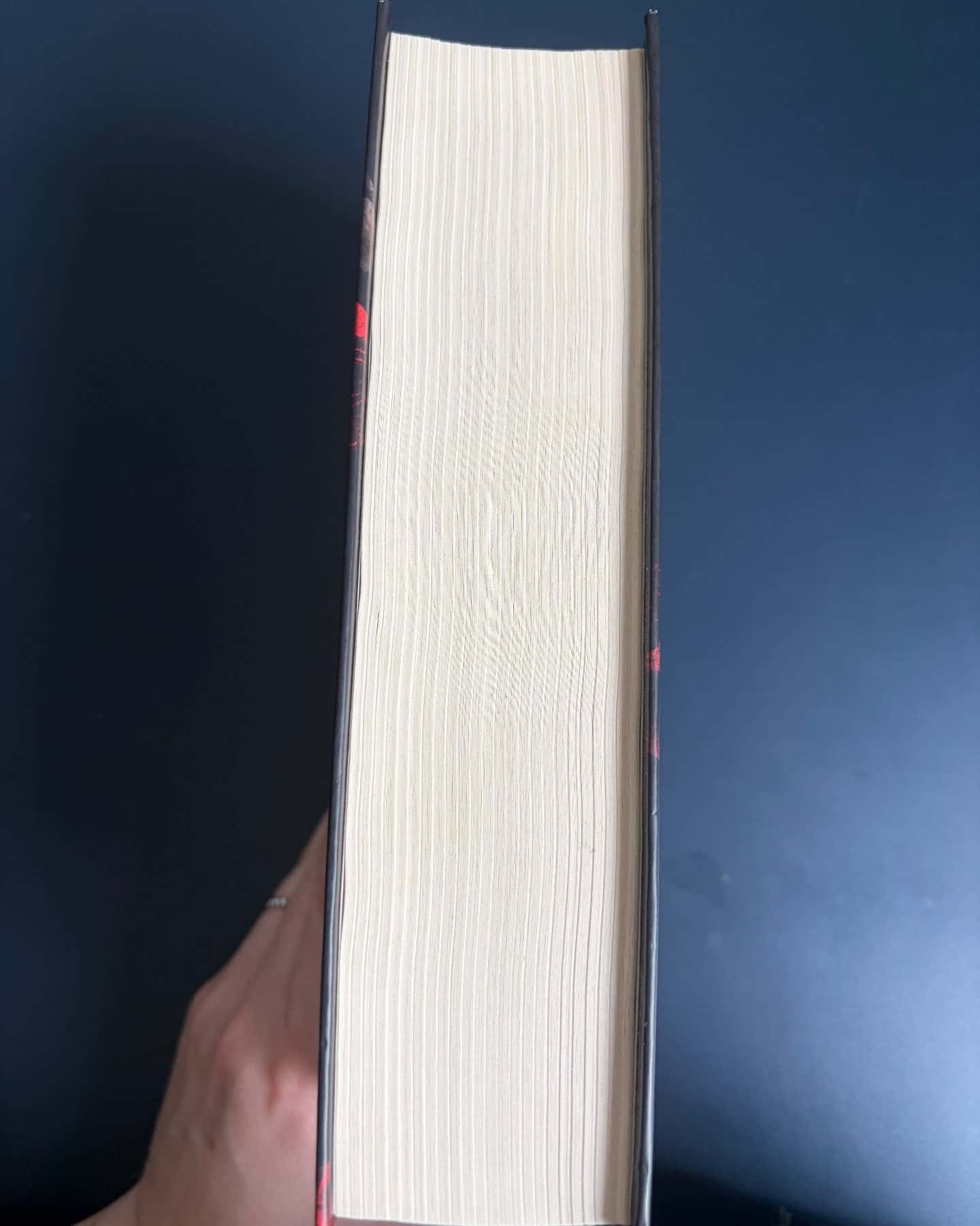 Кров і попіл. Книга 4. Війна двох королев, Світло у пломені. Плоть і вогонь. Книга 2, Тінь у жариві. Плоть і вогонь. Книга 1 — Дженніфер Л. Арментраут